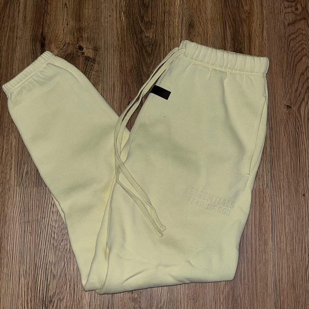 Fear of God Essentials Canary Yellow Drawstring Sweatpants Men’s Size Medium